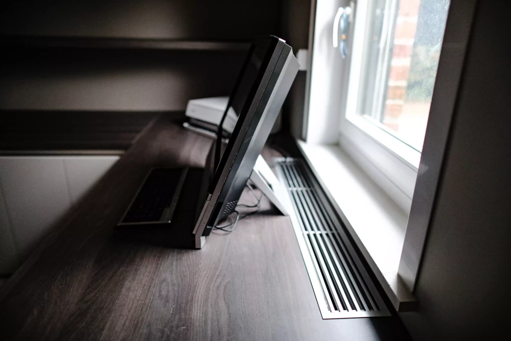 Détail grille sur radiateur Bureau Mouvaux